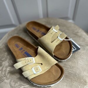 Sz 36- Birkenstock Vaduz women’s soft bed Light Beige Suede Two-Buckle Sandals -